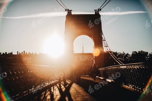 Preview: Photo taken in a bridge facing the sun