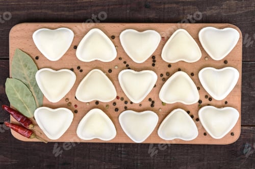 Preview: Uncooked dough in the shape of a heart (dumplings, ravioli, pelmeni)