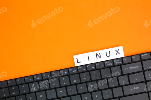 Vista previa: letras del abecedario con la palabra linux.