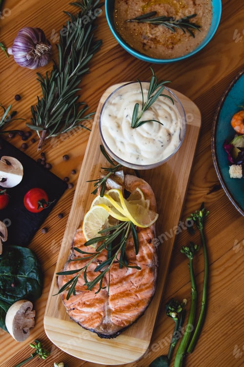 Preview: Salmon steak grilled with lemon