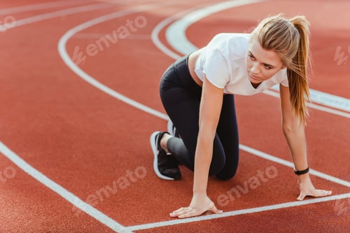Preview: Woman waiting for the start signal