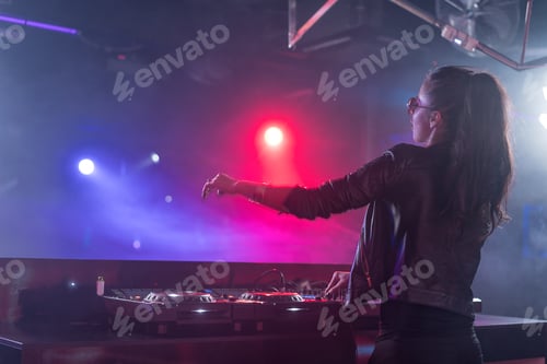 Preview: Clubbing