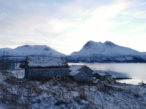 Preview: Snowy field in Straumsbukta, Kvaloya island, Norway