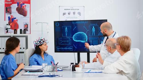 Preview: Nurse testing new innovation for brain scanning