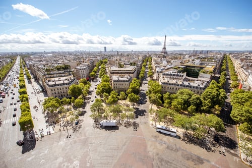 Preview: Cityscape view of Paris