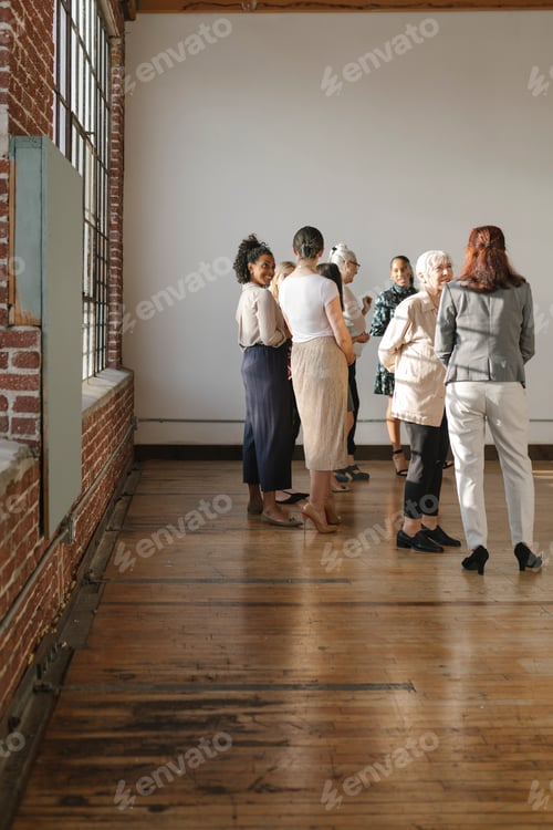 Preview: Businesswoman in a business conference