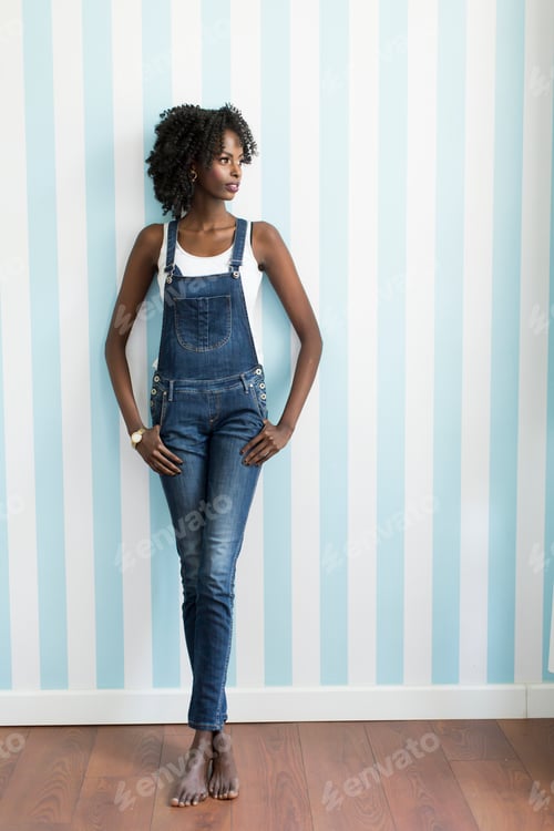 Preview: Young black woman int he room
