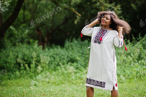 Preview: African family in traditional clothes