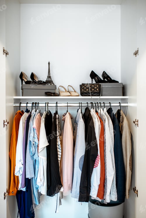 Preview: Clothes in the wardrobe