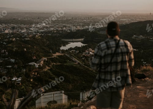 Preview: Photographer at a viewwpoint in the Hollywood Hills