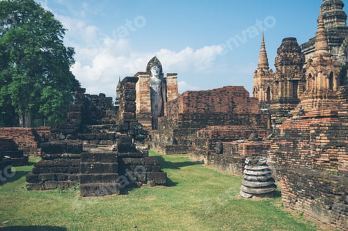 Vista previa: Ruins of old oriental temple