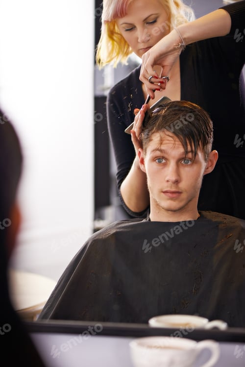 Preview: He trusts his hairdresser