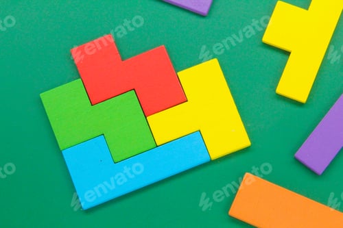 Preview: arrangement of colored puzzles