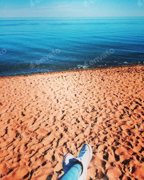 Preview: Sea and legs