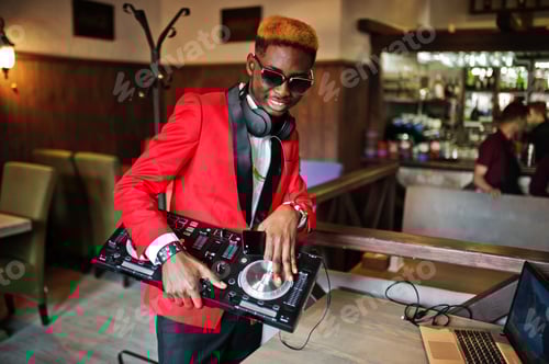 Preview: Fashion african american man model at red suit