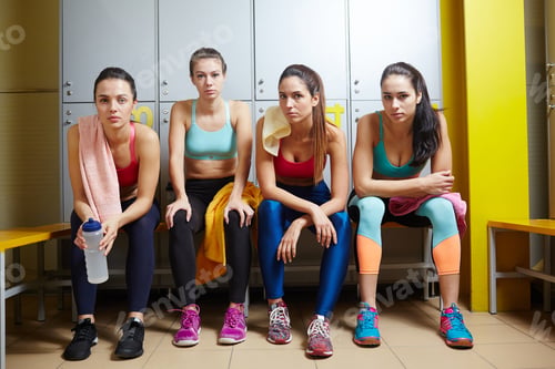Preview: Sporty girls