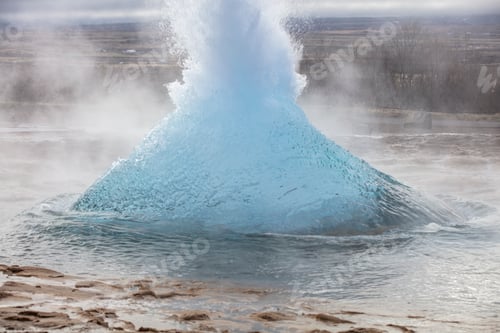 Preview: Exploding gysir at sunset in iceland
