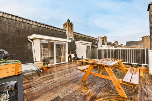 Preview: Exterior of the roof of the house