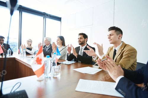 Preview: Politicians applauding at meeting