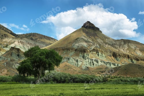 Preview: Sheep Rock Unit, John Day Fossil Beds, Oregon