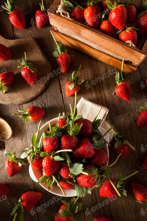 Preview: Fresh Red Strawberries in Bowl and Wooden Box