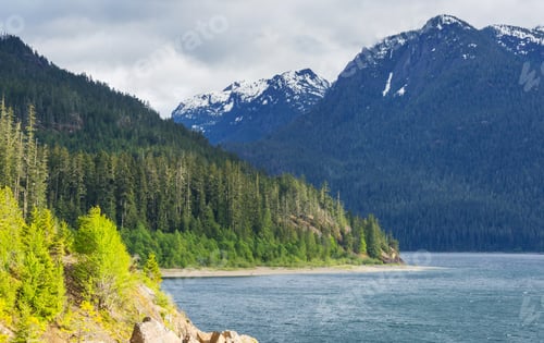 Preview: Lake in Canada