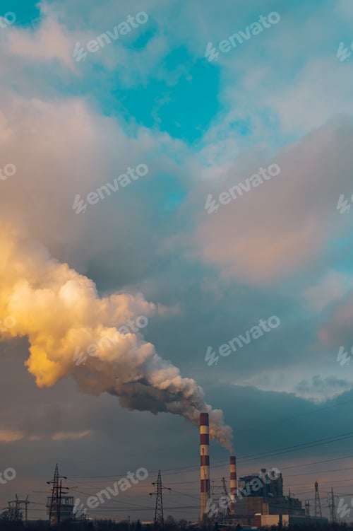 Preview: Thick smoke from plant chimney polluting the air