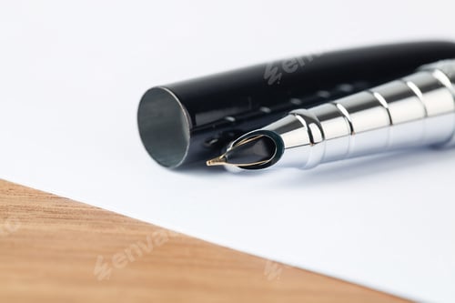 Preview: fountain pen closeup