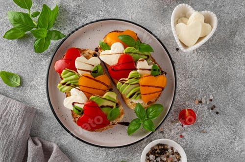 Preview: Valentine's Day sandwich with heart-shaped mozzarella, avocado, tomatoes and balsamic sauce