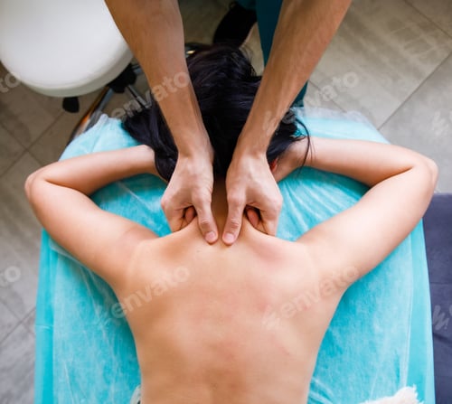 Preview: Back and neck massage for women with the help of a special scrubber.