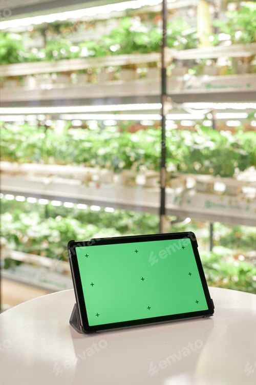 Preview: Displaying Tabletop Tablet in Hydroponic Garden Setting