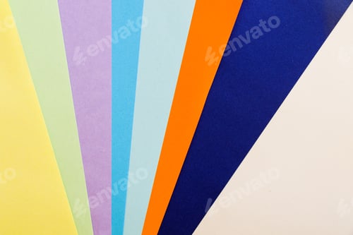 Visualização: Fundo de papel colorido, cartão de papel e figuras geométricas, cor pastel