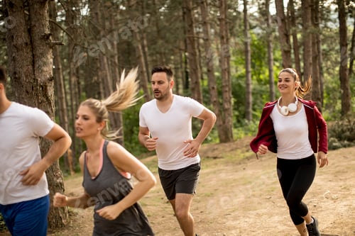 Preview: Young people run a marathon through the forest