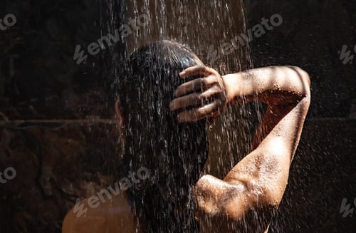 Preview: Enjoying Tropical Shower