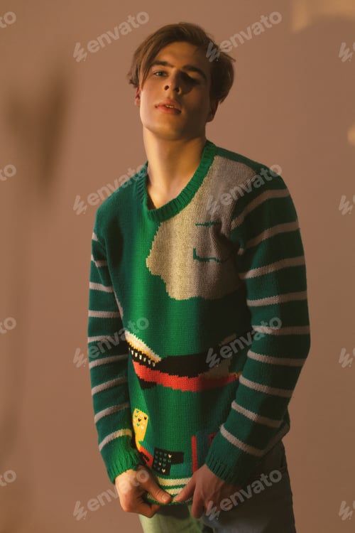 Preview: Cute Guy In Hipster Clothes 90S Posing In Studio