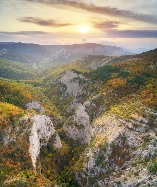 Preview: Autumn canyon panorama