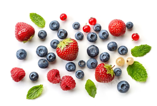 Vorschau: verschiedene frische Beeren auf weißem Hintergrund