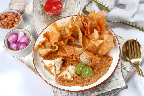 Preview: batagor,is a street food that is very popular in Indonesia.