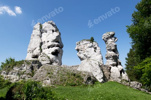 Preview: Bear, Sphinx and Doll - rocks near the castle in Ogrodzieniec