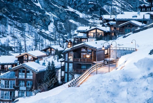 Preview: amazing view of Matterhorn peak from Zermatt