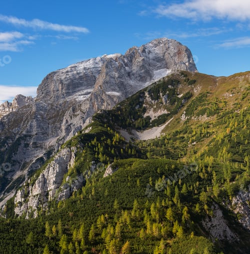 Preview: The beautiful mountain scenery on an autumn day