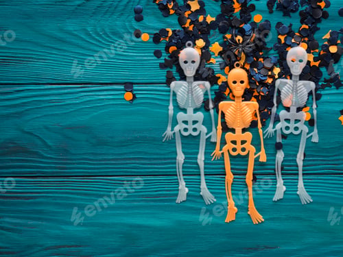 Preview: Halloween party decorations skeleton on dark green