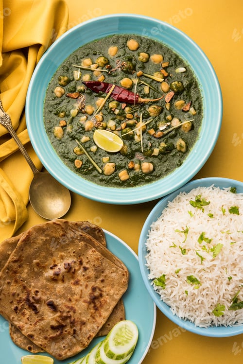 Preview: Chickpea Spinach Curry or Palak Chole Sabzi, Indian food