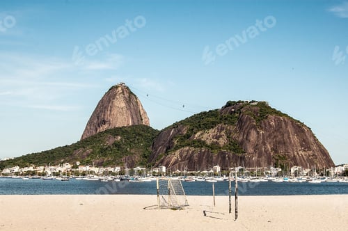 Preview: Scenic view of Parque do Flamengo and Sugarloaf Mountain in Rio De Janeiro, Brazil