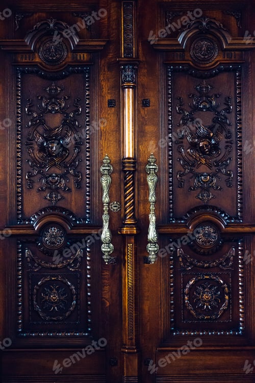 Preview: Beautiful shot of a detailed church interior