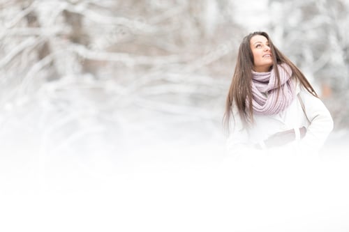 Preview: Young woman at winter