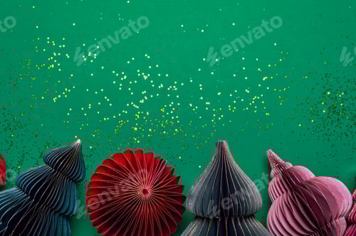 Preview: Trendy paper Christmas tree baubles