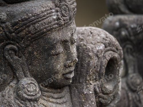 Preview: Gardian statue at the Bali temple entrance