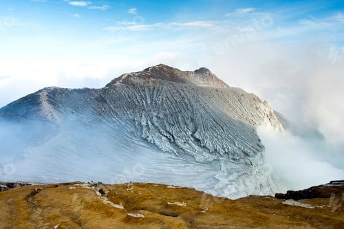 Preview: Kawa Ijen Volcano crater and lake