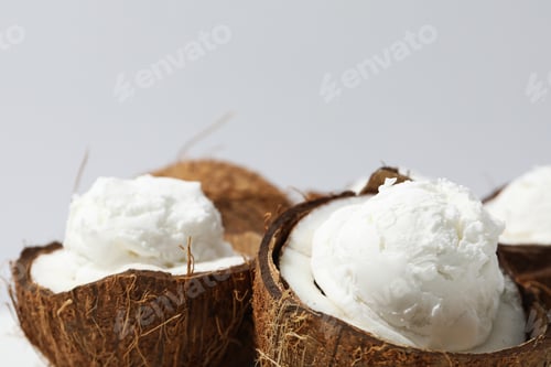 Preview: Summer dessert - ice cream, ice cream with coconut